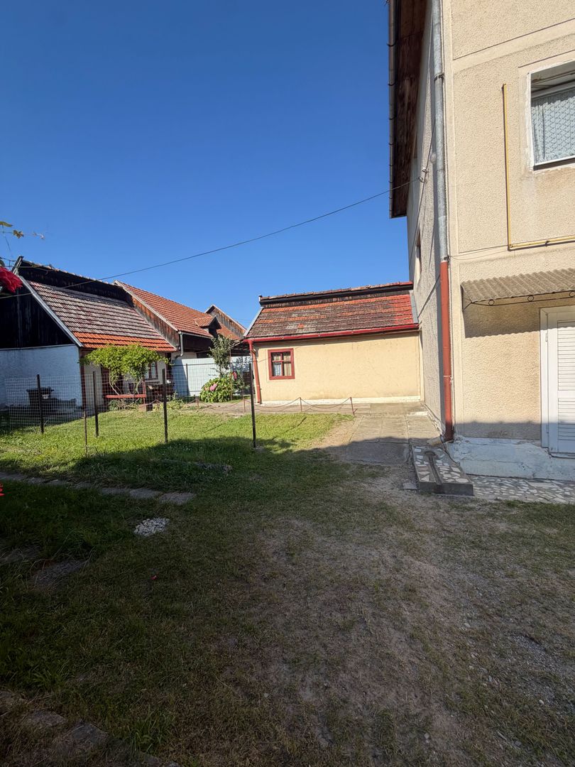 Apartament spațios  la casa- preț atractiv/COVASNA - Poză 19