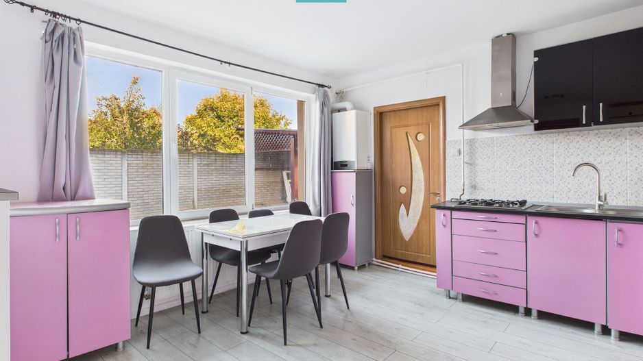 Casă spațioasă cu 4 camere în Vladimirescu - Poză 2