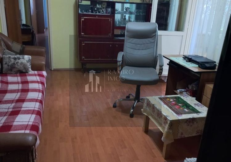 Apartament 3 camere, bloc 4 etaje, Berceni, 67mp - Poză 2