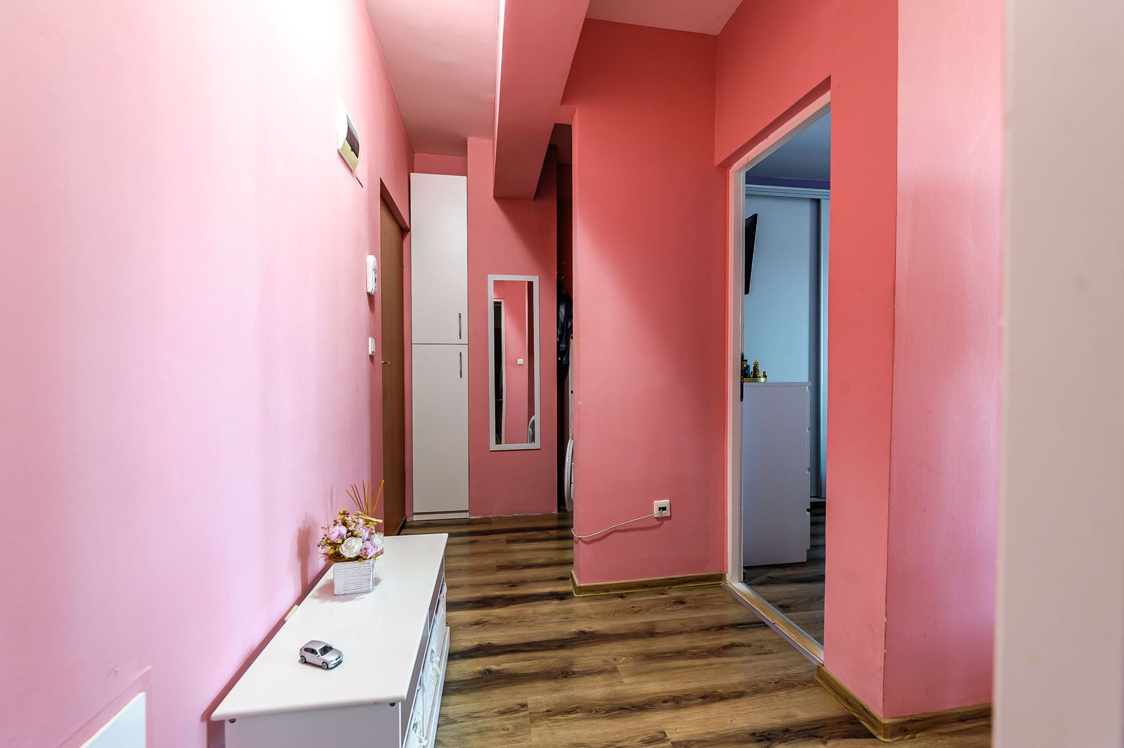 Apartament cu 2 camere zona Alfa - Poză 4