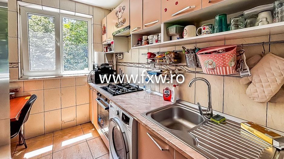 Apartament 3 camere semidecomandat, mobilat și utilat modern - Poză 4