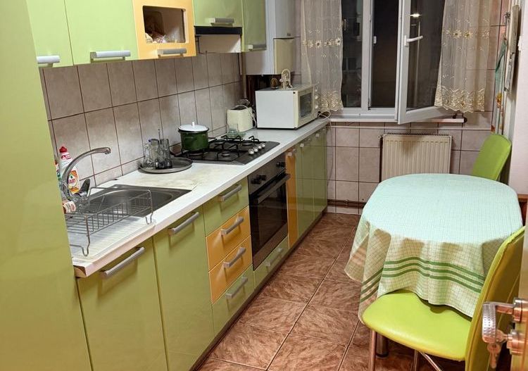 Apartament 2 camere, decomandat - zona Industriala (Sub Stadion) - Poză 3