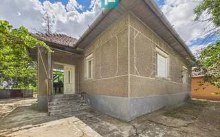 Casă cu 4 camere și teren de 4227mp în Curtici - Poză 21