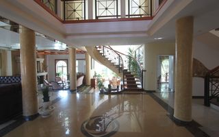 Casă / Vilă cu 8 camere de vânzare în zona Semicentral - Poză 43