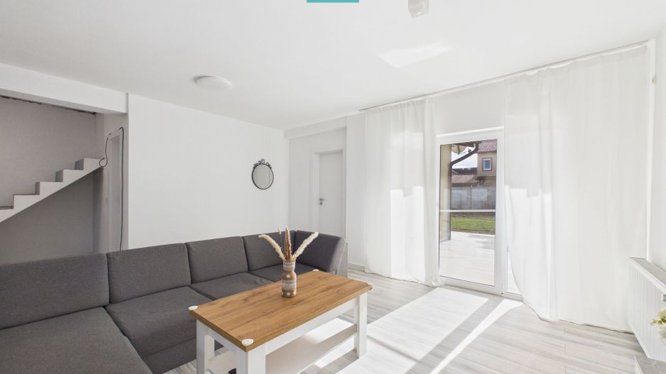 Casă înșiruită în Via Carmina- Vladmirescu - Poză 3