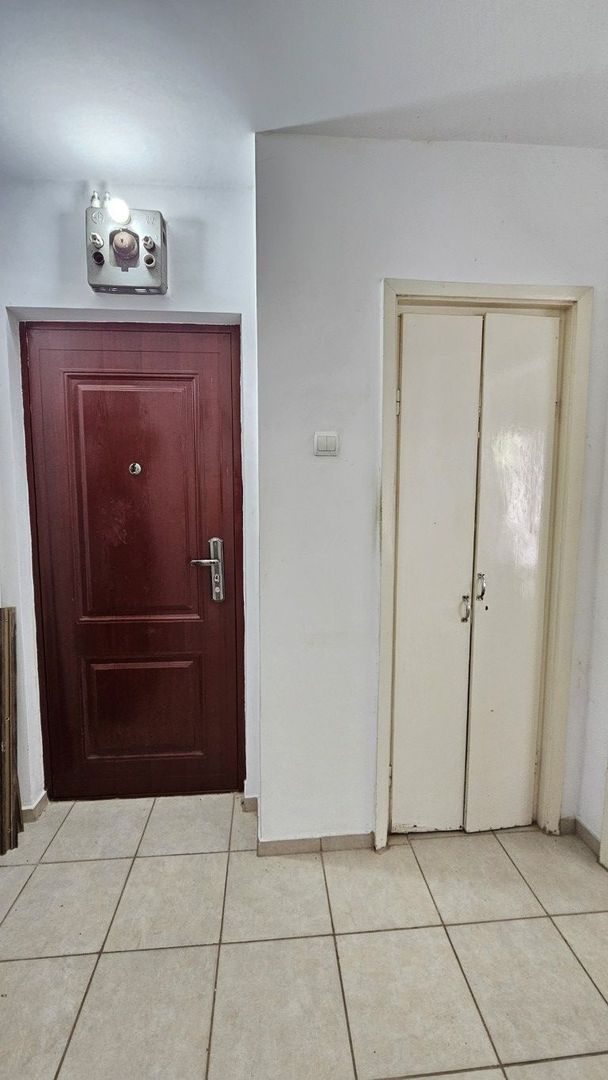 Apartament cu 2 camere, etaj 3, zona DONICI; - Poză 4