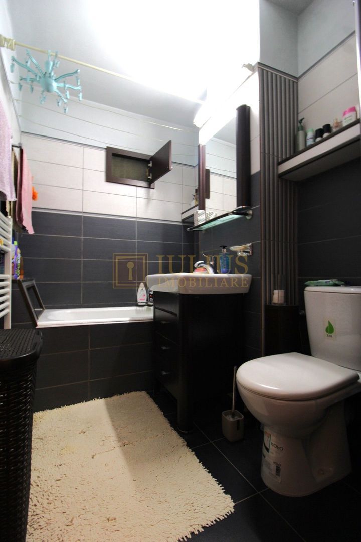 Apartament spatios, 3 camere, semidecomandat, Calea Buziasului - Poză 19