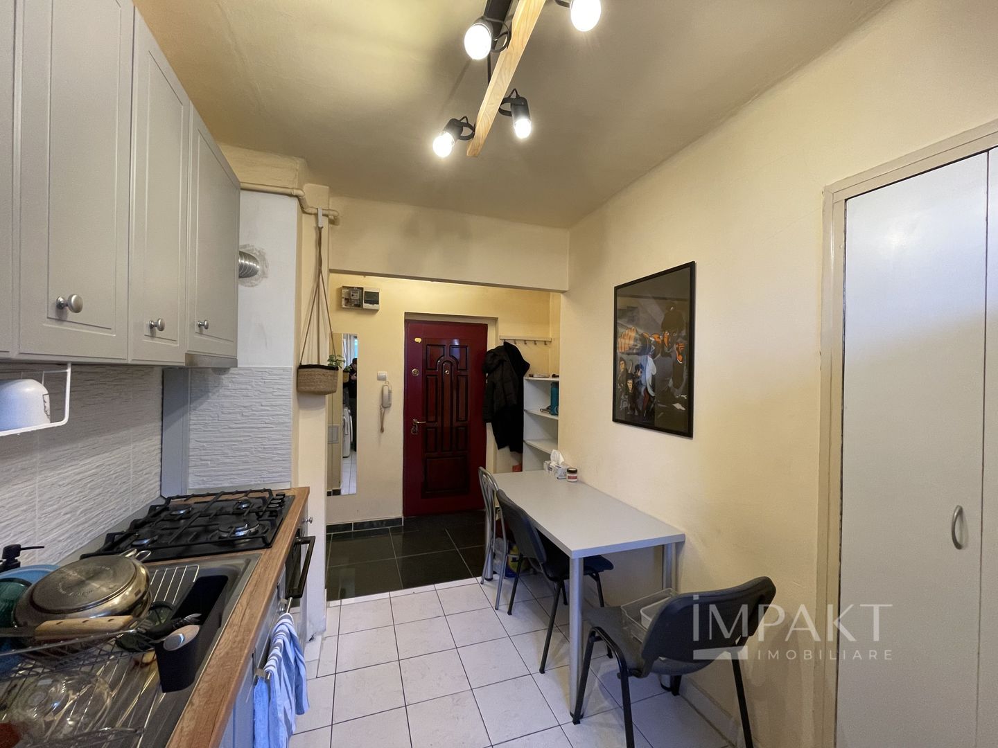 Apartament cu 2 camere langa Teatrul national (centru) - Poză 1