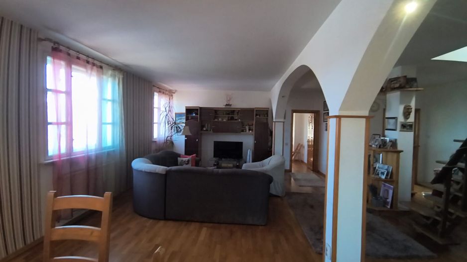 Apartament 3 camere | 120 MP | Ultracentral | Terasă + Pod | 93.800 € - Poză 2