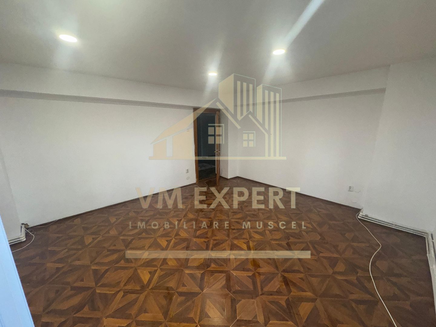 APARTAMENT 3 CAMERE ETAJ 7/8 BLOC UNICAT CAMPULUNG OFERTARE MULTIPLĂ OPEN HOUSE 01.09.25-02.09.25 - Poză 2