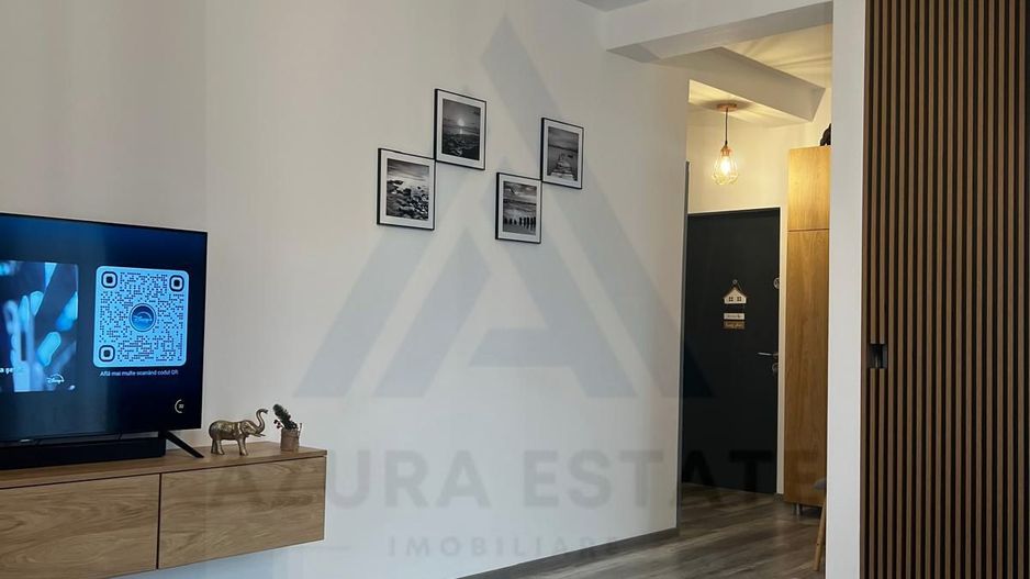 Apartament ultrafinisat 2 camere curte proprie si parcare in Selimbar - Poză 5