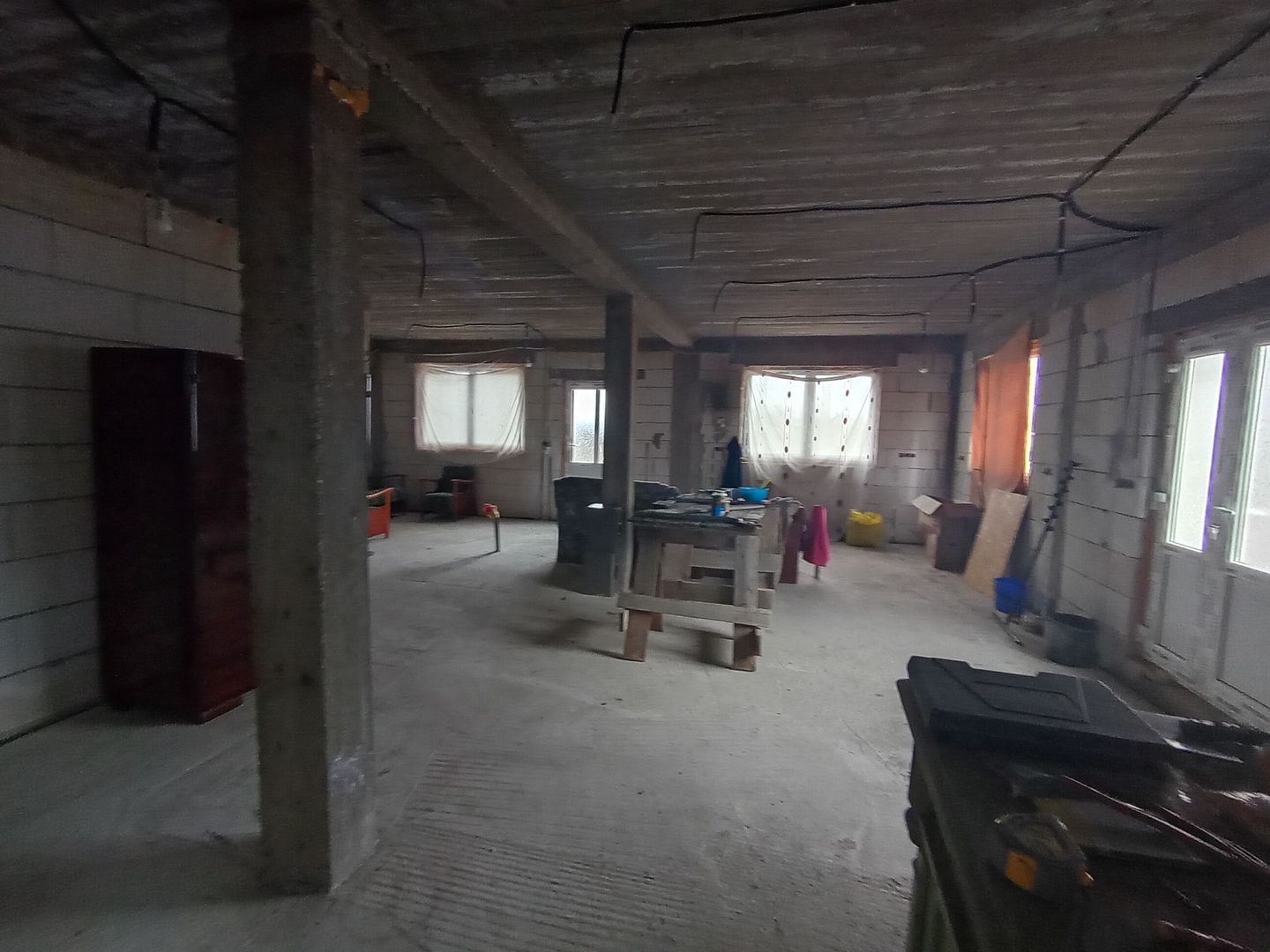 Casa Individuala Suprafete Generoase, Teren Mare, La Rosu - Poză 8