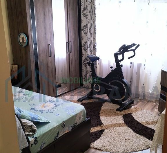 Vând apartament cu 3 camere - Poză 5