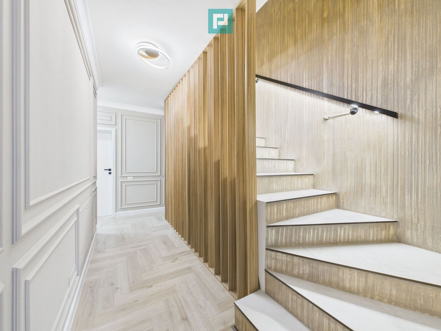 Casă modernă cu 5 camere, 4 băi și terasă închisă – Otopeni, central - Poză 2