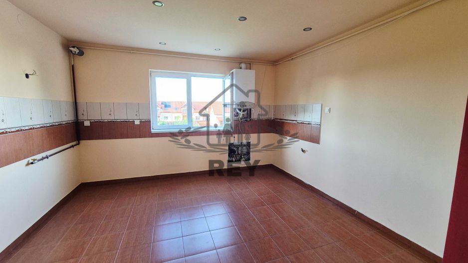 Apartament de vânzare 89mpu, 3 camere zona Turnisor/Kogalniceanu - Poză 3