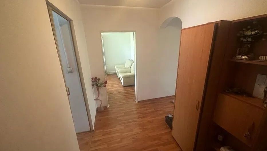 AP. 3 CAMERE - RAHOVA, CENTRALA PROPRIE, BUCATARIE INCHISA, PARCARE - Poză 3