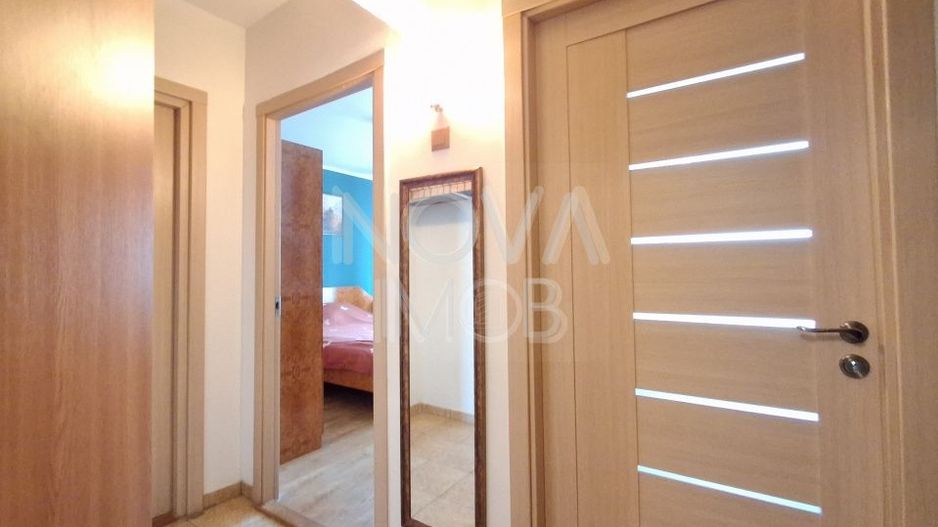 Apartament de inchiriat 3 camere etajul 4, cu lift,  Zona Vasile Aaron - Poză 12