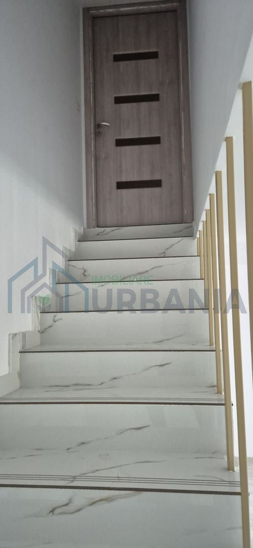 Casa Ciurbesti cu scara interioara si placa de beton! - Poză 4