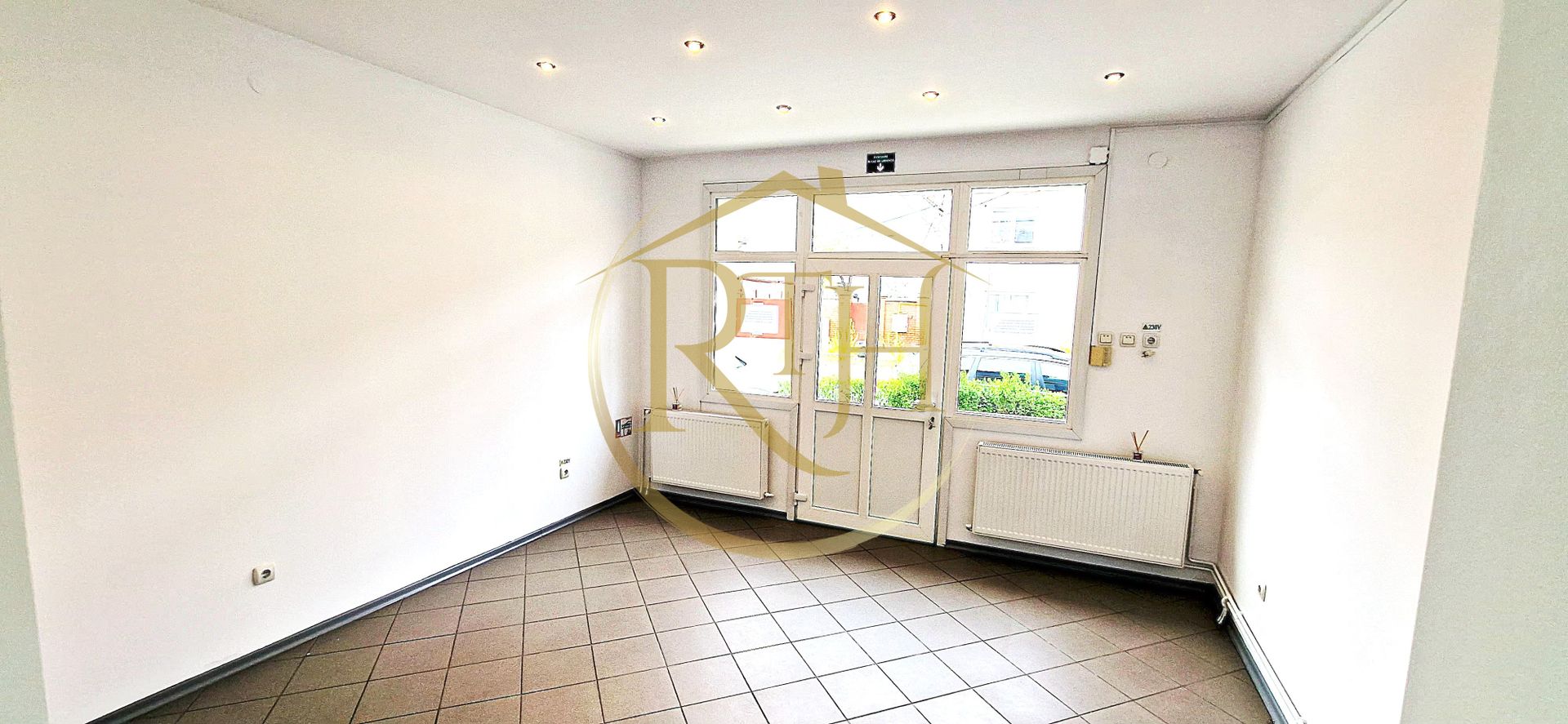 Spațiu comercial/birouri de închiriat – vad comercial excelent – zona Bălcescu - Poză 3