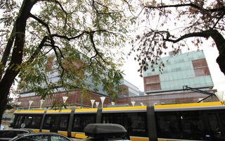 Piata 700; centrala proprie, la prima inchiriere dupa renovare. - Poză 1