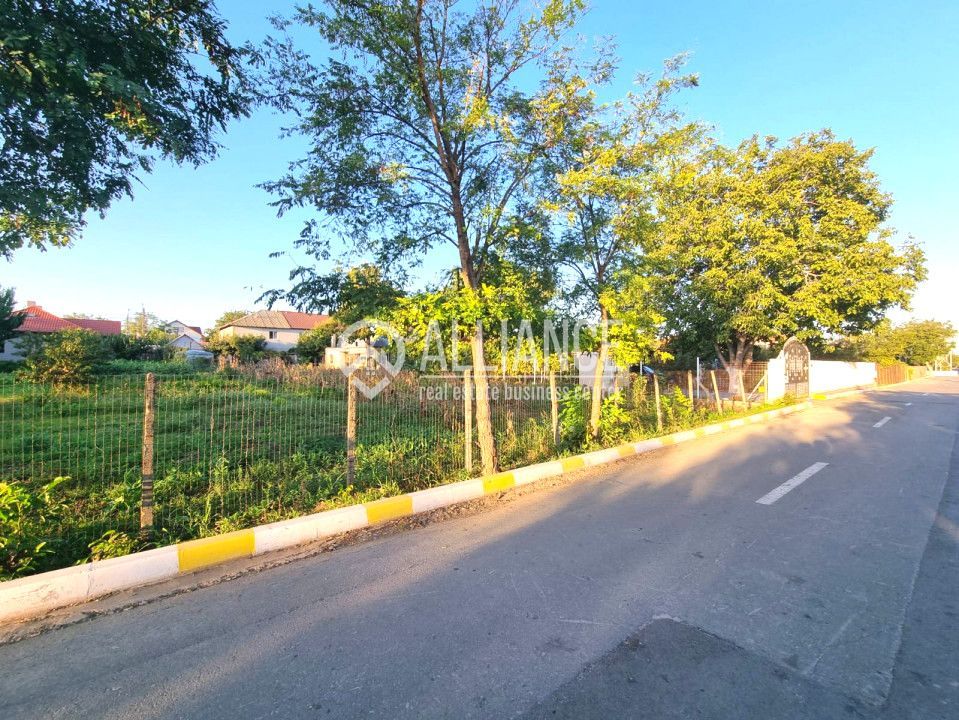 VALU LUI TRAIAN (COD 02) - Teren 1000mp deschidere 20m - Poză 1