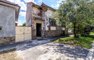 Casă pe Dorobanților | 716 mp teren | centrală gaz | Pârneava