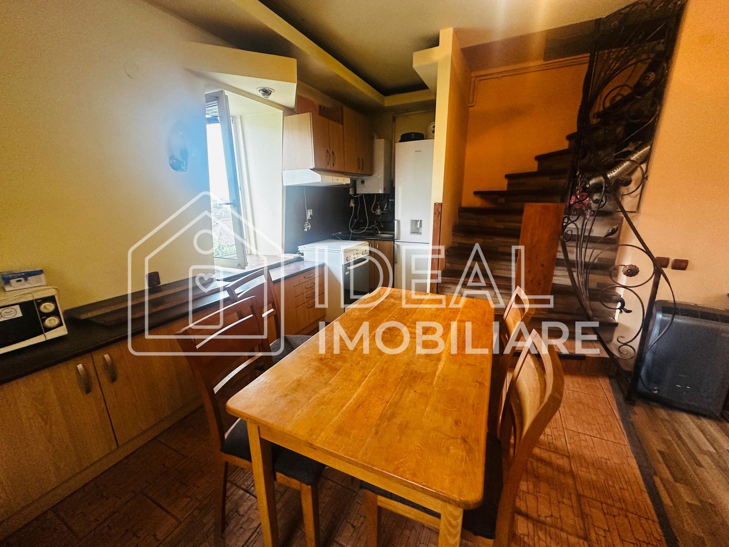 Apartament cu 3 camere la mansarda, in zona Terezian - Poză 12