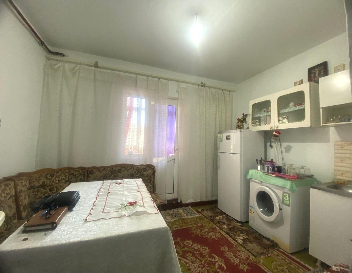 Vanzare apartament cu 3 camere , decomandat in Targoviste- Micro 12 - Poză 2