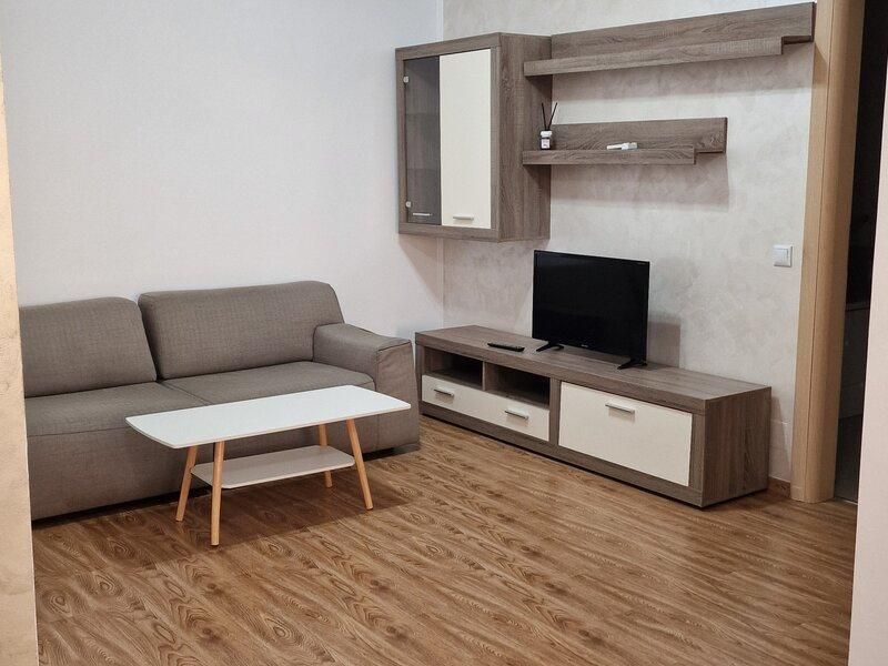 AP. 2 CAMERE CARTIERUL SOLAR, LOC PARCARE, CENTRALA, BUCATARIE INCHISA - Poză 1