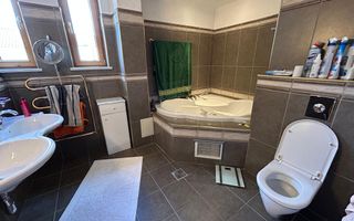 Vila individuala de lux de inchiriat, in cartier Gruia aproape de Cetatuie! - Poză 30