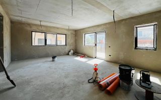 Duplex despărțit prin garaj Zona Centrala Dumbravita - Poză 4