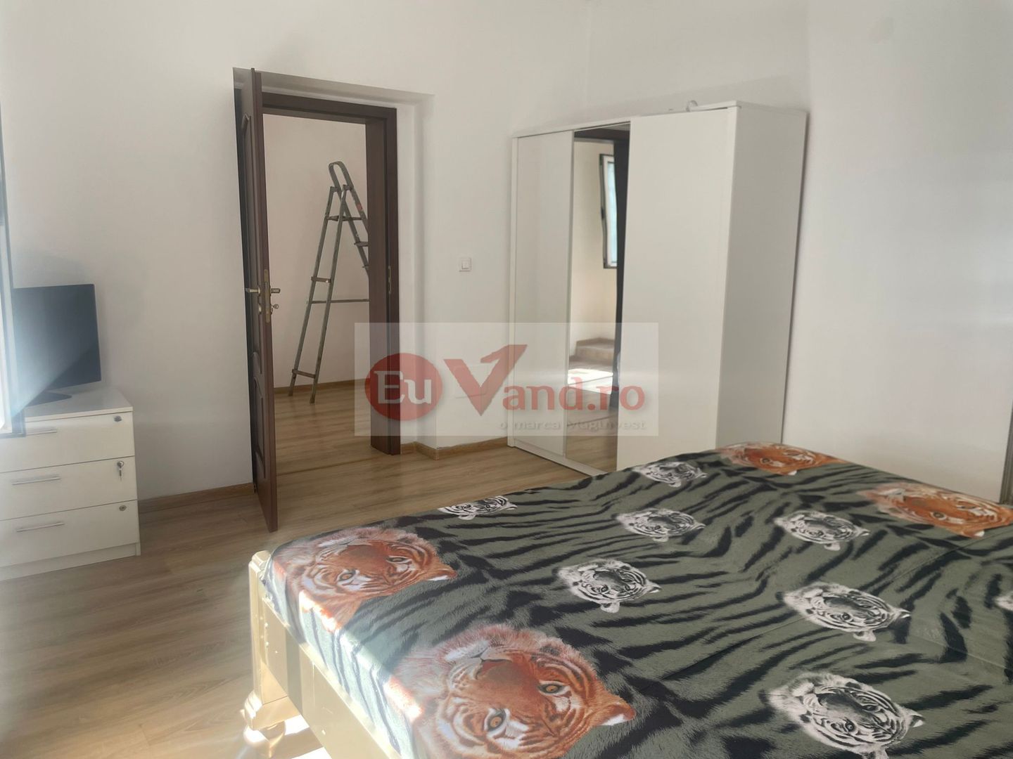 Casa de inchiriat - 200 mp - 6 dormitoare - Str. Tecuci - Poză 4