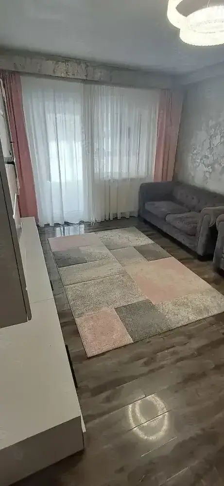 De vânzare apartament 3 camere – Focșani, Str. Lupeni nr. 8 - Poză 1