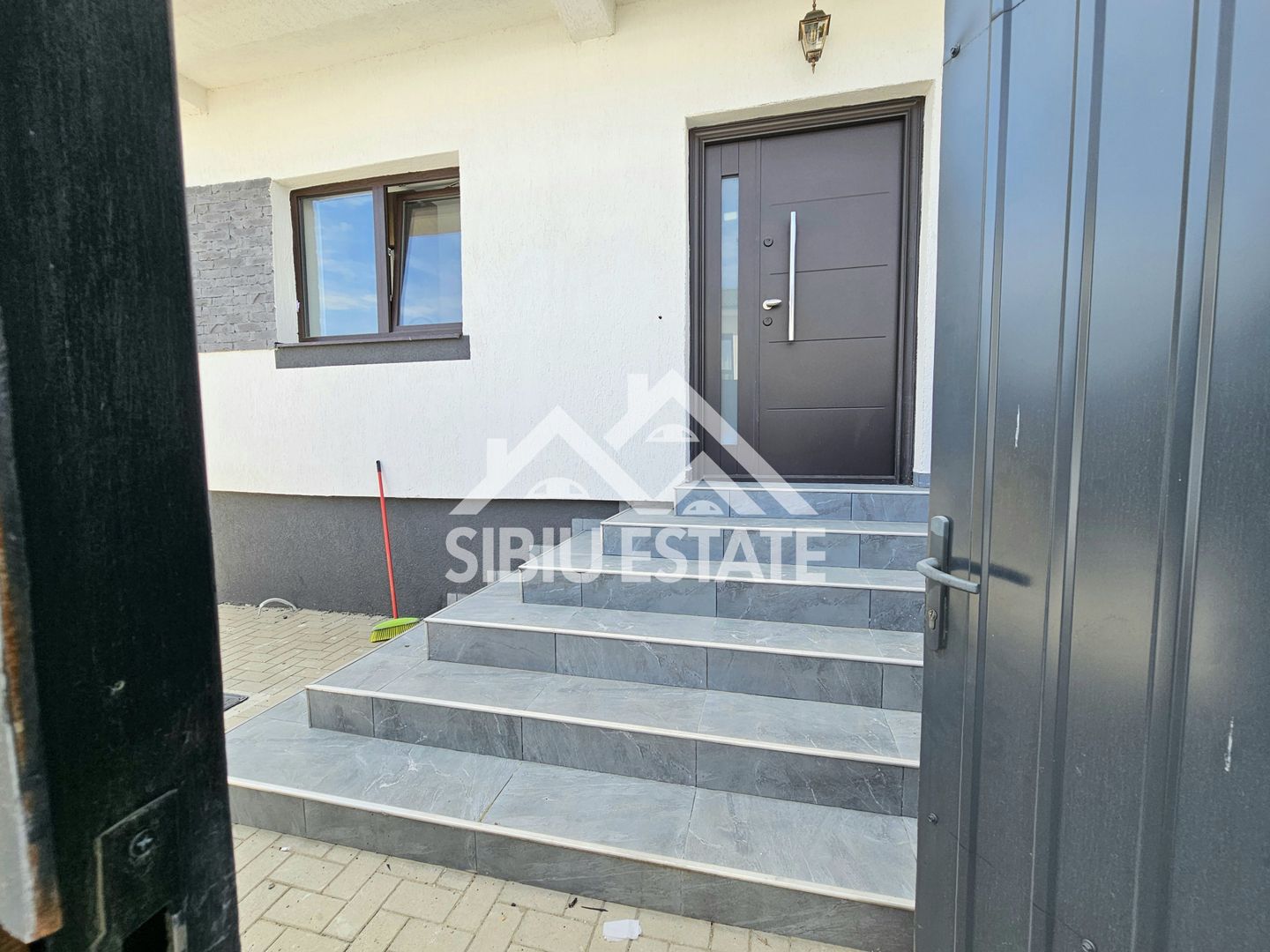 Casa mobilată 4 camere  Sibiu Calea Cisnadiei, NOU - Poză 2