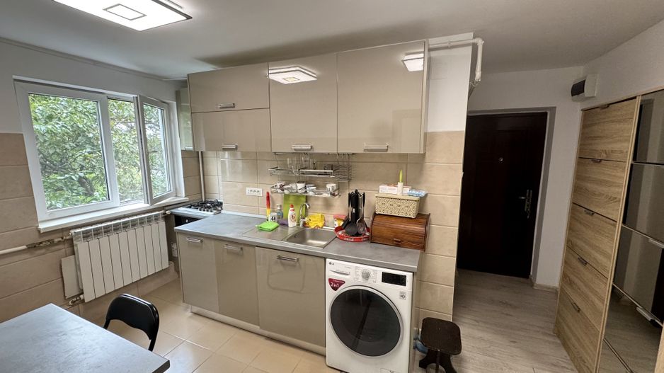 Centrala proprie zona Vitan, apartament 3 camere - Poză 1