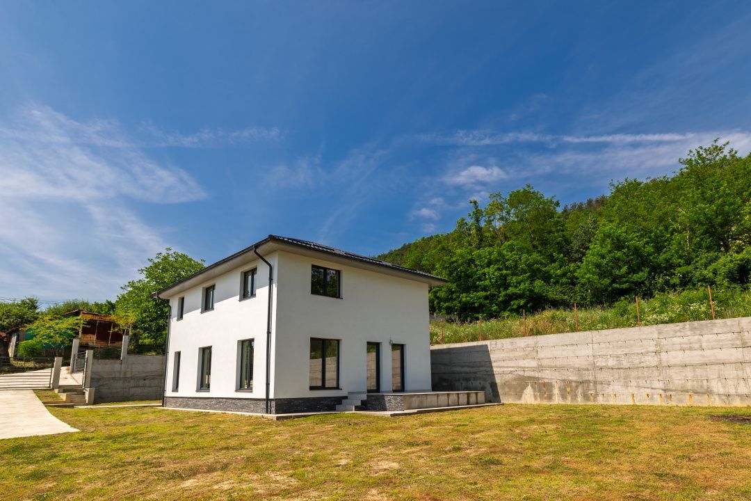 Casă individuală nouă P+1 - 140 mp - Teren 663 mp - Argeșelu - Poză 2