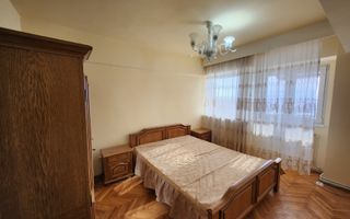 De vanzare apartament 2 camere, pozitie excelenta, Centru - Poză 3
