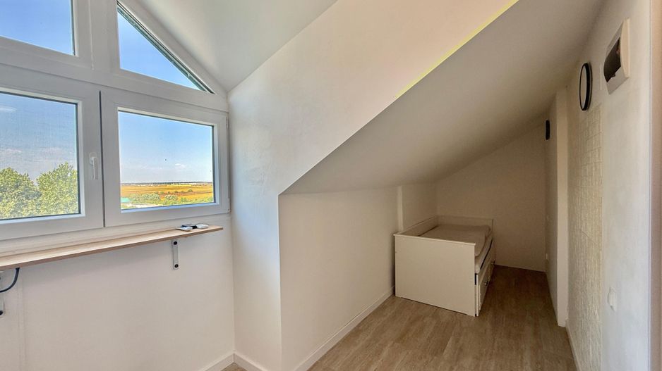 COSMOPOLIS - Apartament cu 2 camere si 2 terase, mobilat si utilat. - Poză 12