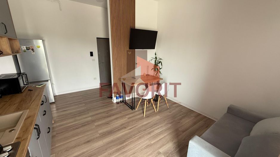 Mobilat si utilat. Etaj 1. Strada asfaltata - Poză 4