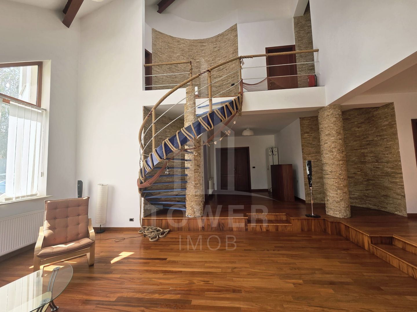 Casă individuală de închiriat - Poză 1