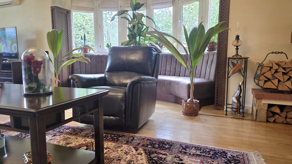 Vilă excepțională cu lift, piscina și teren de 1000 mp | VOLUNTARI - Poză 2