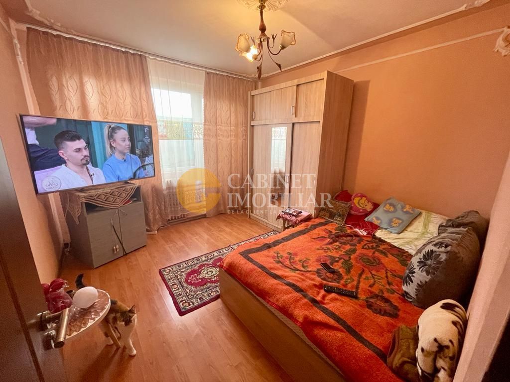 Apartament cu 3 camere decomandat - Podu Ros - Palas - Poză 1