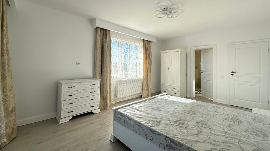 Vânzare casă 5 camere nouă elegantă și spațioasă în Hărman - Poză 24