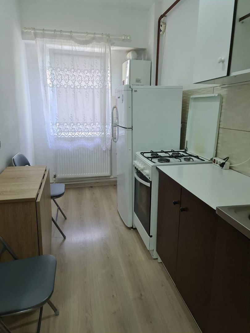 De vanzare apartament cu o camera, parter, I.C.Frimu 43.000 euro - Poză 4