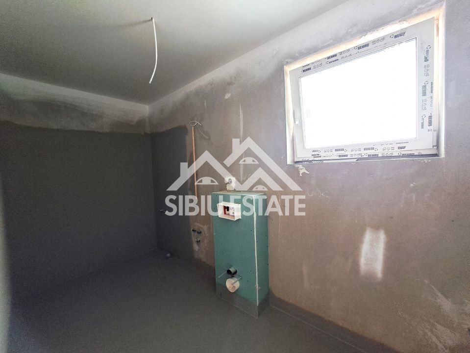 Casa Selimbar 4 camere, 2 bai, terasa, curte si magazie - Poză 12