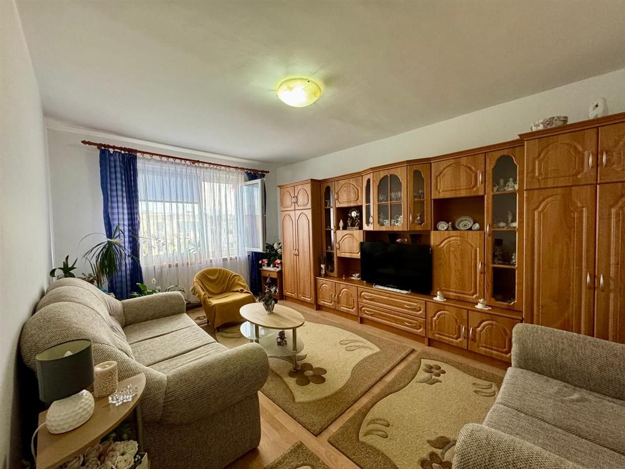 Decomandat, 2 bai, balcon, pivnita, Ungheni, Mures - Poză 1