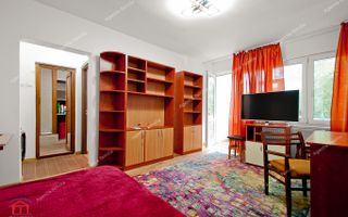 De vanzare apartament 2 camere Centru, etaj 3 - Poză 2