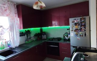 Vând apartament cu 3 camere - Poză 9