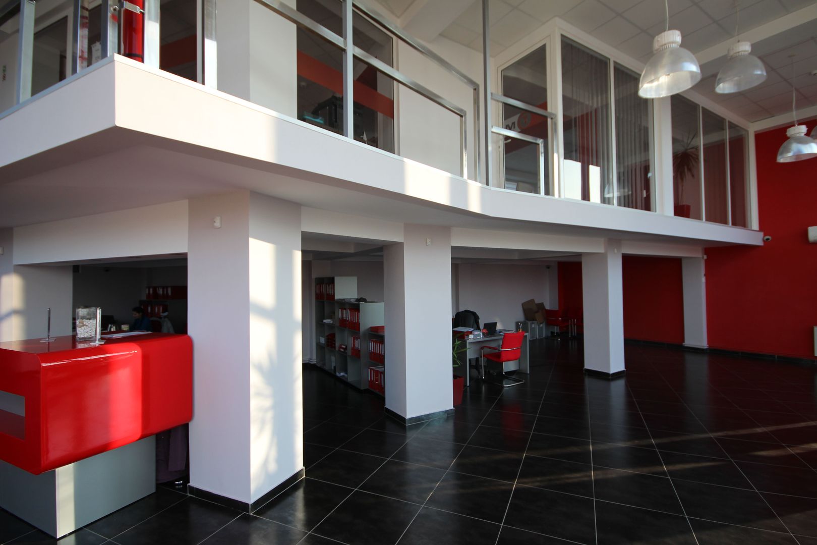 Casa cu destinatie mixta -servicii si comert + depozit+locuinta - Poză 2