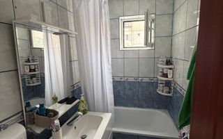 Vanzare apartament cu 4 camere in Micro 39b( k-uri), etaj 1, - Poză 15